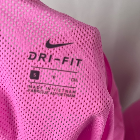 NWT Pink Dri-Fit Nike Shirt Size Small - Picture 4 of 9